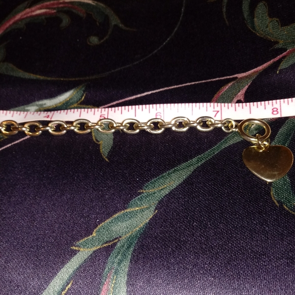 Gold Link Bracelet with Heart Charm - Picture 6 of 9